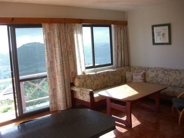 top of the World - Fabulous 2 Bed Apartment - AVAILABLE...Click Here For Details